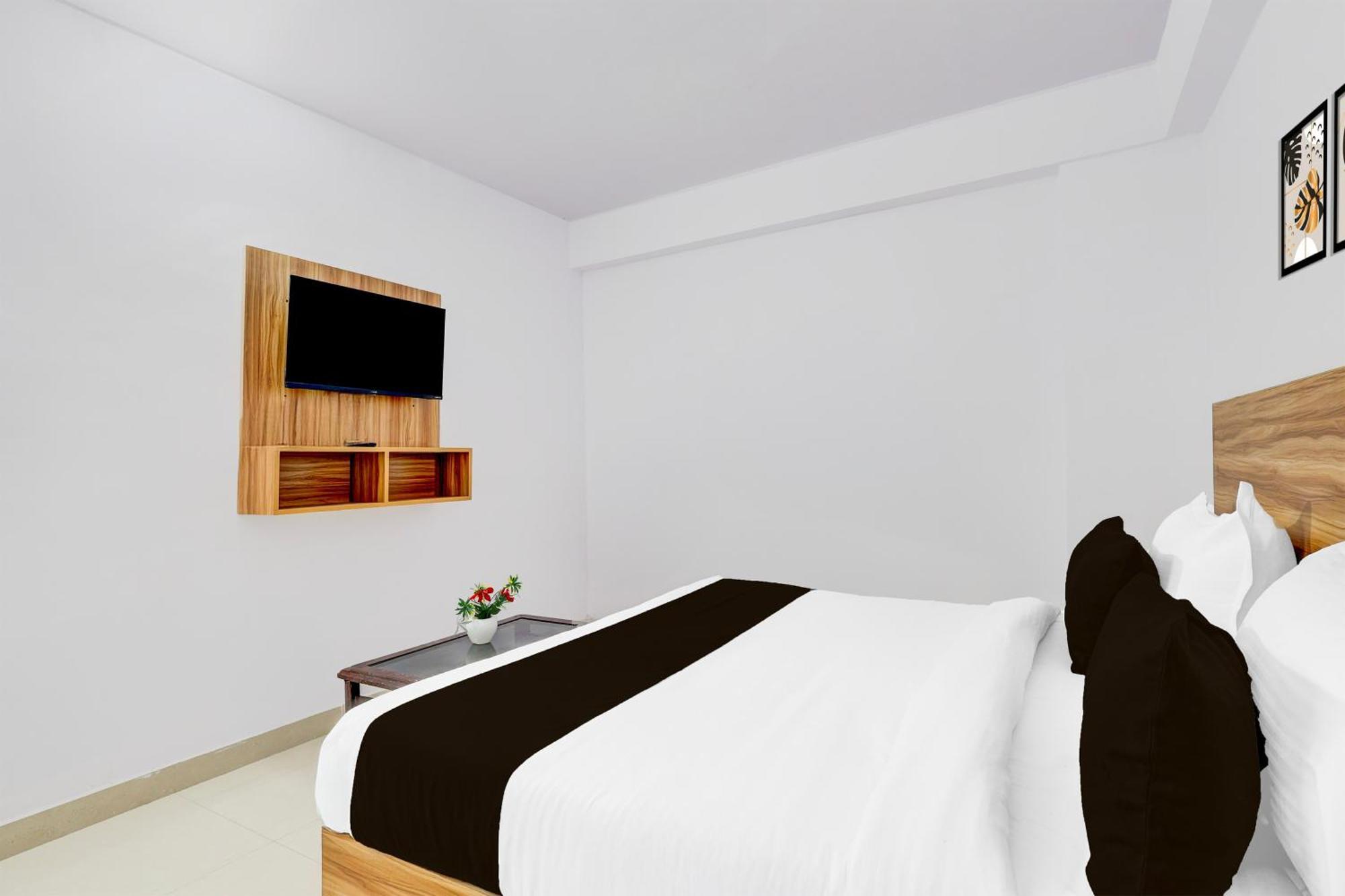 Hotel O Ocean Plaza New Delhi Exterior photo