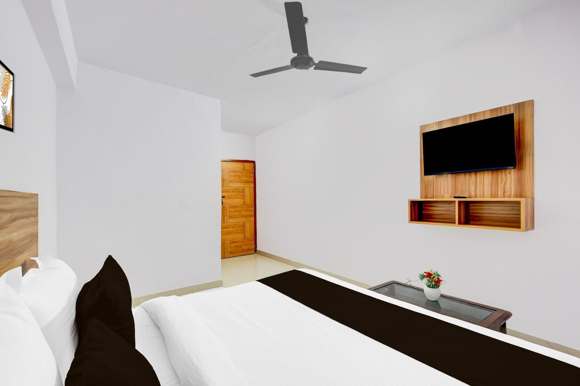 Hotel O Ocean Plaza New Delhi Exterior photo